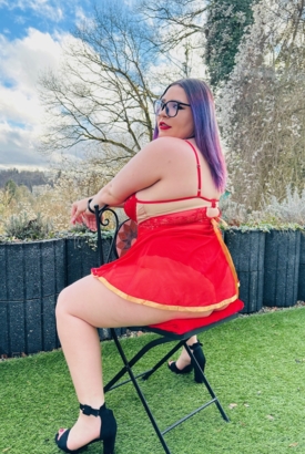 Emma ( 20 )