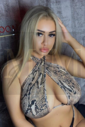 BELLA-XXL-BOOBS