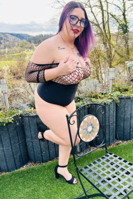 Emma ( 20 )