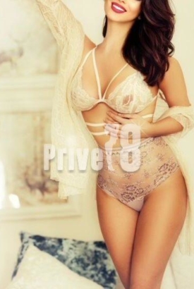 Emely aus Deutschland hübsch und sexy