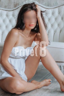 Emely aus Deutschland hübsch und sexy