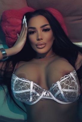 Heisse Mia Kalinda 24J