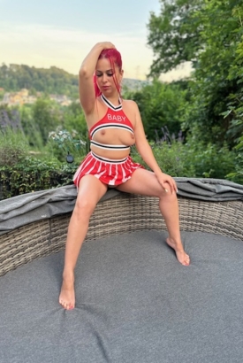 Alexya ( 25 )