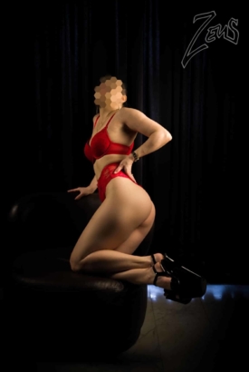 @JOLIE_28