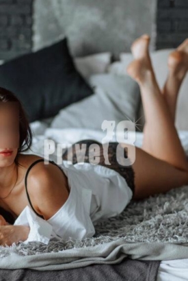 Emely aus Deutschland hübsch und sexy