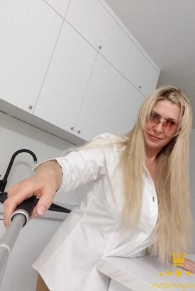 Künstlerin TantraNuruMassage 