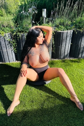 Valentina ( 24 )