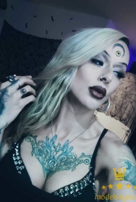 Fetischlady Latifa Noir 