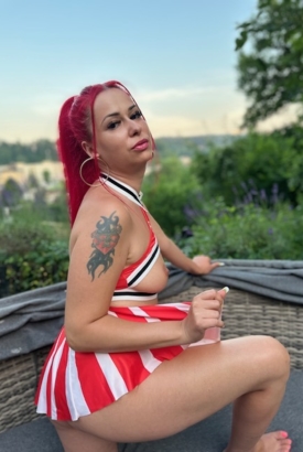 Alexya ( 25 )